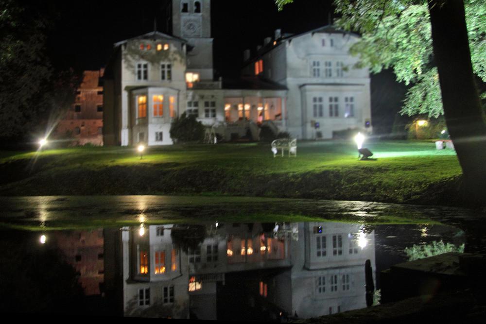 Agroturystyka "Palac W Janowie" Exterior photo